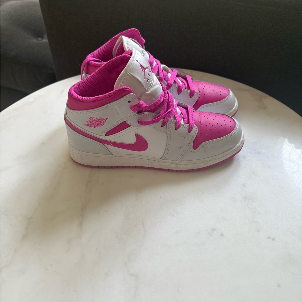 Nike Air Jordan 1- Girls/Women size 7